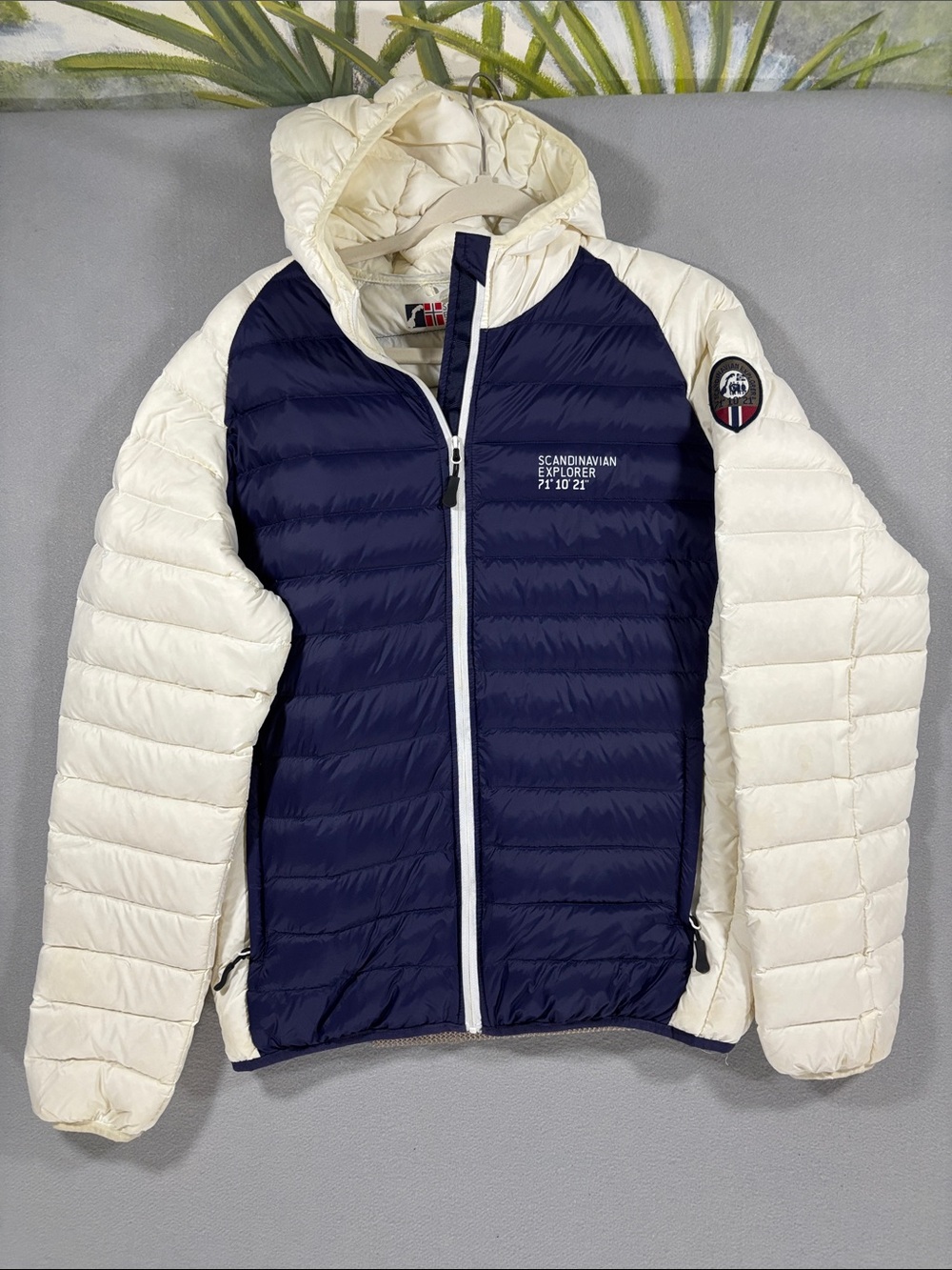 Scandinavian Explorer Navy & Cream feather down Puffer Jacket M